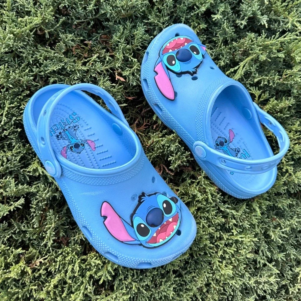 Crocs x Disney Lilo and Stitch Classic Clogs Adult Size M3 W5 - Big Kids Size J3